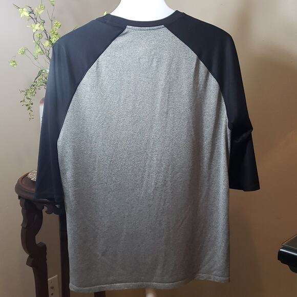 The Nike Tee Athletic Cut Dri-Fit Size L  NEVER WORN - Picture 6 of 9
